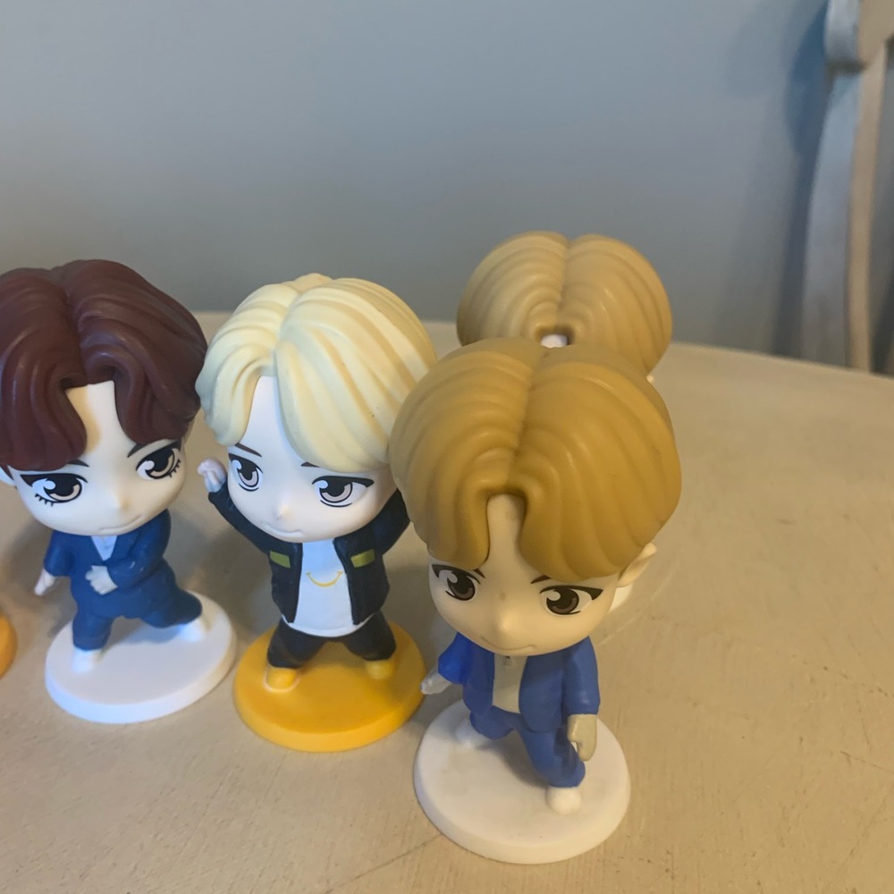 Lot Of 14 2025 McDonald's Happy Meal Tiny Tan x BTS - Picture 5 of 9